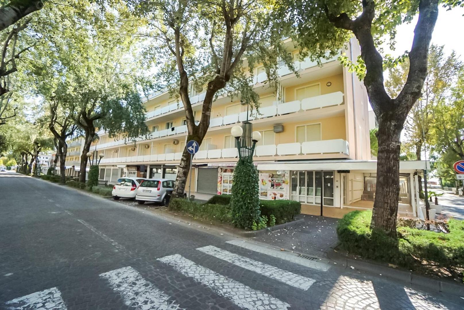 Condominio Bussola Bibione Eksteriør bilde